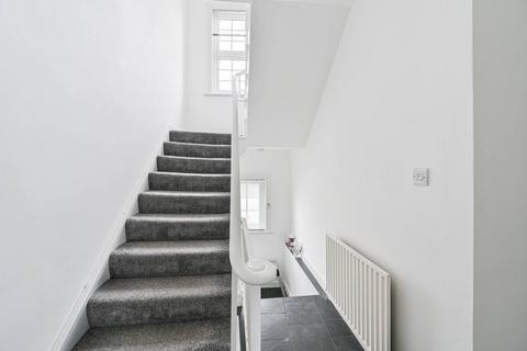 2 bedroom flat to rent, Lordship Lane, East Dulwich, London, SE22