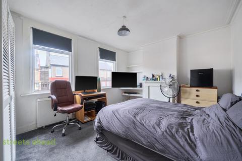 3 bedroom terraced house for sale, Whitehorse Lane, London, SE25