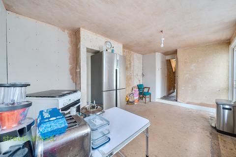 3 bedroom terraced house for sale, Whitehorse Lane, London, SE25