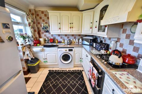 3 bedroom terraced house for sale, Saunders Road, Sageston, Tenby