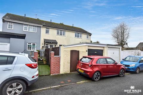 3 bedroom terraced house for sale, Saunders Road, Sageston, Tenby