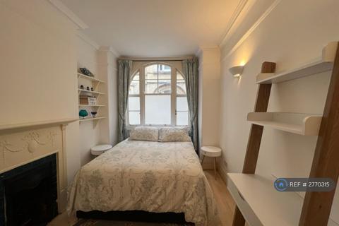 undefined, Pennard Mansions, London, W12