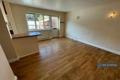 1 bedroom flat to rent, Holtspur Avenue, Wooburn Green , High Wycombe, HP10