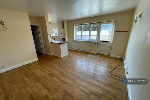 1 bedroom flat to rent, Holtspur Avenue, Wooburn Green , High Wycombe, HP10