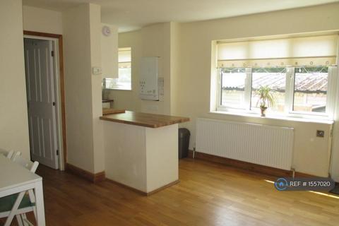 1 bedroom flat to rent, Holtspur Avenue, Wooburn Green , High Wycombe, HP10
