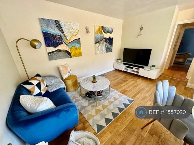 Spacious Living / Dinning Area