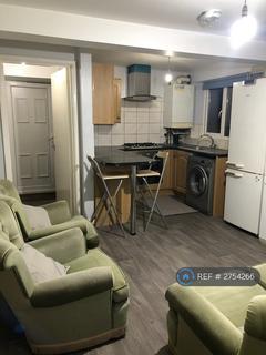 2 bedroom flat to rent, Aintree Close, Colnbrook, Slough, SL3
