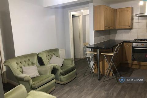 2 bedroom flat to rent, Aintree Close, Colnbrook, Slough, SL3