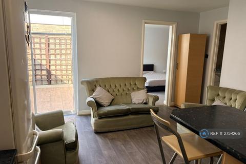 2 bedroom flat to rent, Aintree Close, Colnbrook, Slough, SL3
