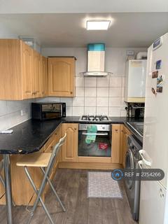2 bedroom flat to rent, Aintree Close, Colnbrook, Slough, SL3