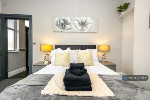 1 bedroom flat to rent, High Street, Wolstanton, Newcastle-Under-Lyme, ST5