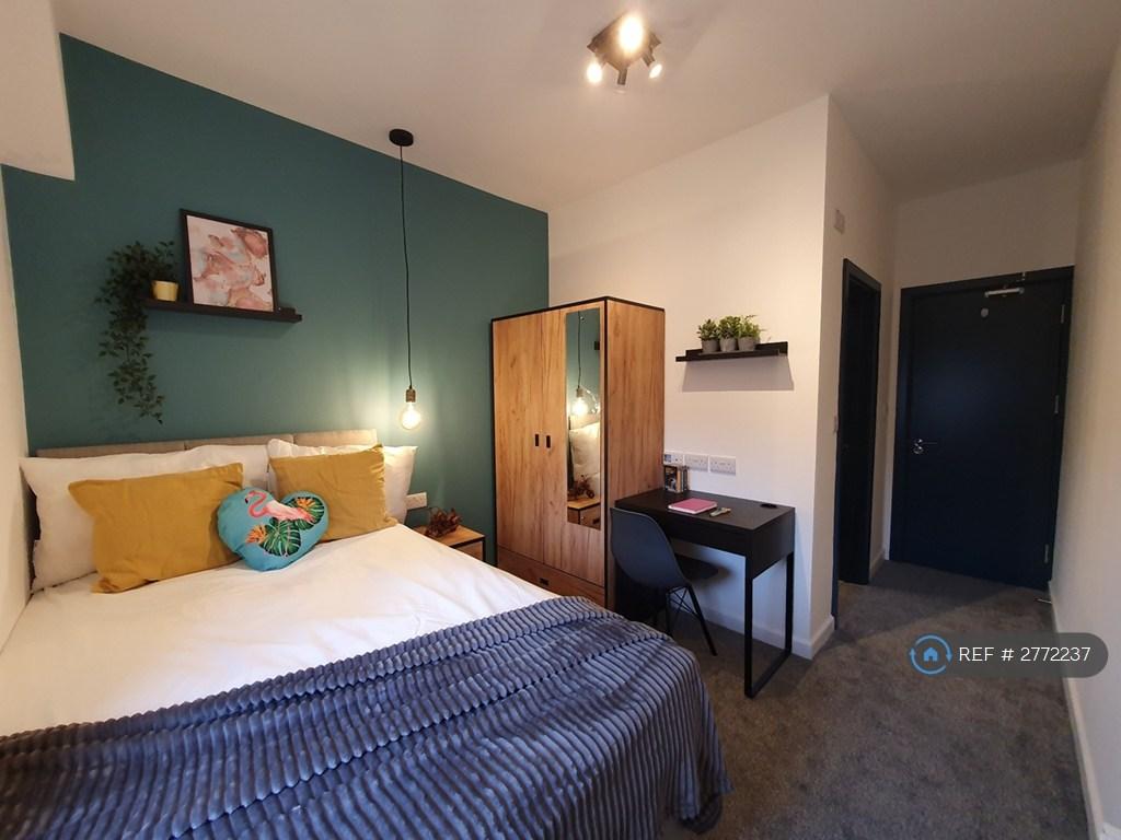 Room 4 With Private Ensuite Bathroom
