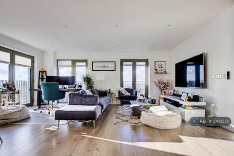 2 bedroom flat to rent, Galley House, London, E16