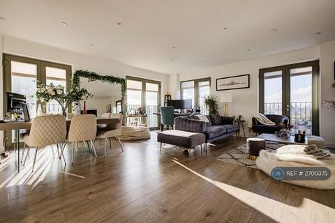 2 bedroom flat to rent, Galley House, London, E16