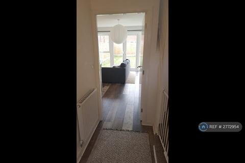 3 bedroom semi-detached house to rent, Lomas Close, Manchester, M5