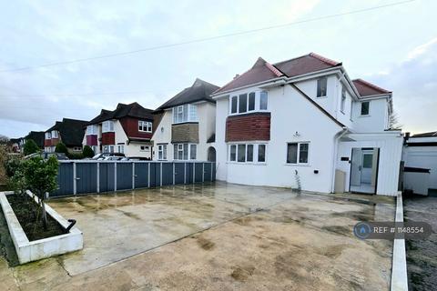5 bedroom detached house to rent, Blakes Avenue, New Malden, KT3