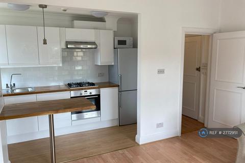 2 bedroom flat to rent, Addiscombe Road, Croydon, CR0