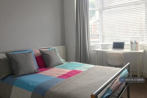 4 bedroom terraced house to rent, Queensland Avenue, Coventry, CV5