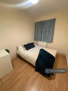 1 bedroom in a flat share to rent, Fitzroy House, London, E14