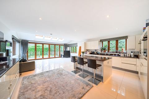 4 bedroom terraced house for sale, High Street, Pinner