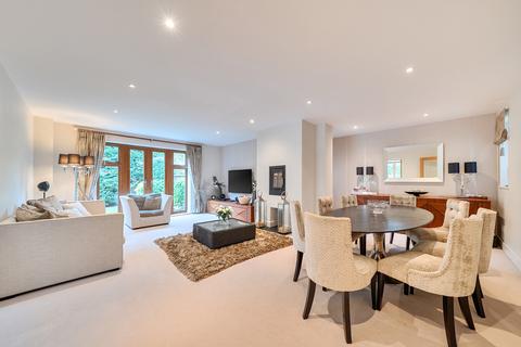4 bedroom terraced house for sale, High Street, Pinner