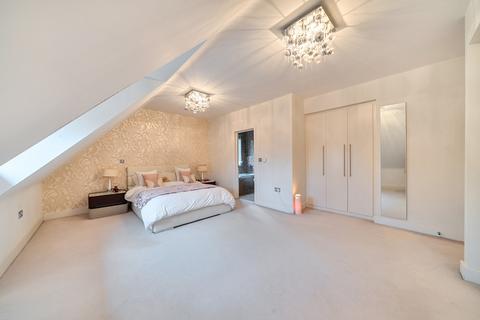 4 bedroom terraced house for sale, High Street, Pinner