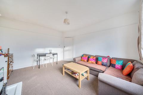 2 bedroom apartment for sale, Holwell Place, Pinner