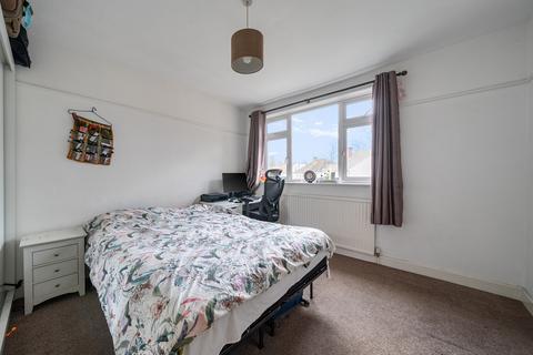 2 bedroom apartment for sale, Holwell Place, Pinner