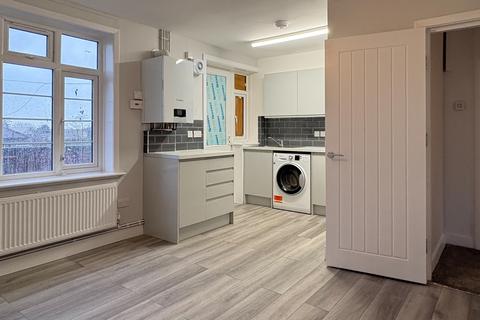 3 bedroom apartment to rent, Queensbury Station Parade, Queensbury, Edgware HA8