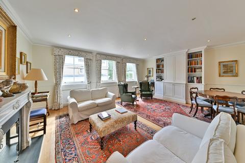 3 bedroom flat for sale, Onslow Gardens, South Kensington, London