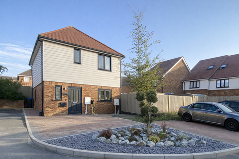 Greyhound Gardens, Aylesham CT3
