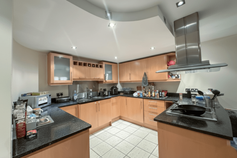 2 bedroom flat to rent, 41 Millharbour, E14