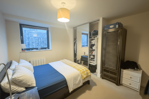2 bedroom flat to rent, 41 Millharbour, E14