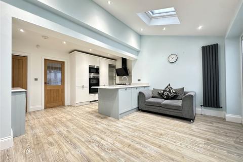 3 bedroom semi-detached house to rent, Woodhill Road, Leeds, West Yorkshire