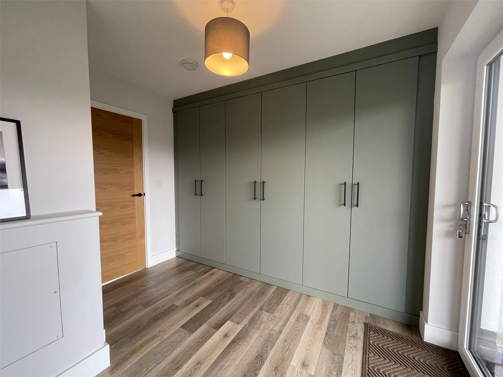 Office/Bedroom 5