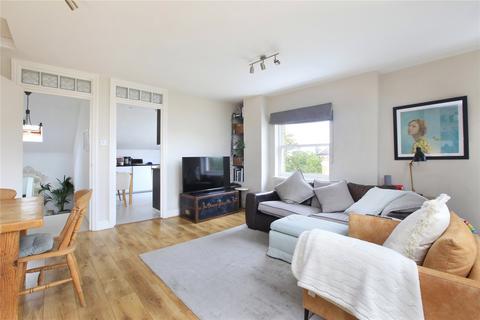 2 bedroom flat to rent, Liston Road, London SW4