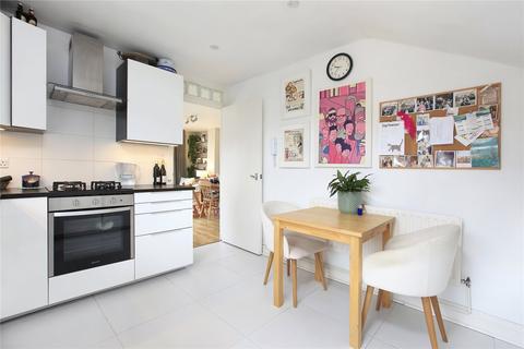 2 bedroom flat to rent, Liston Road, London SW4