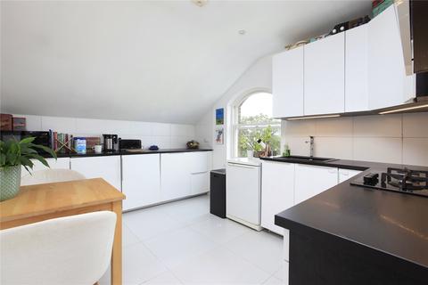2 bedroom flat to rent, Liston Road, London SW4