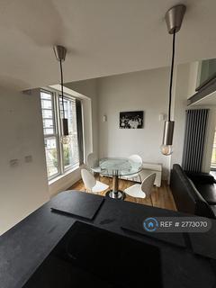 2 bedroom flat to rent, Cadogan Road, London, SE18