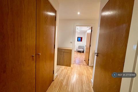 2 bedroom flat to rent, Trinity Edge, Salford, M3