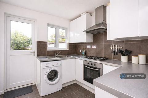 3 bedroom semi-detached house to rent, Knightwood Crescent, New Malden, KT3