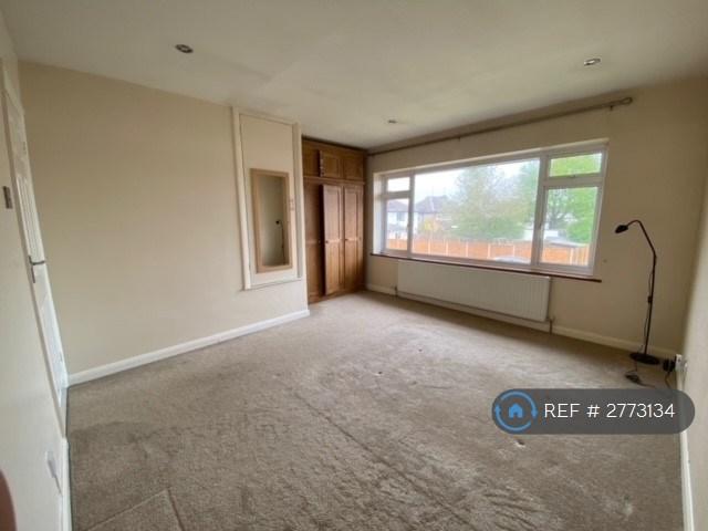 Main Bedroom Empty