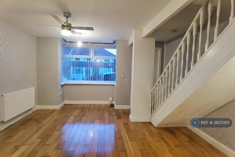 2 bedroom terraced house to rent, Bromfield Avenue, Manchester, M9