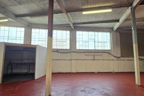 Industrial unit to rent, 13 Fisher St Tipton DY4 7ER