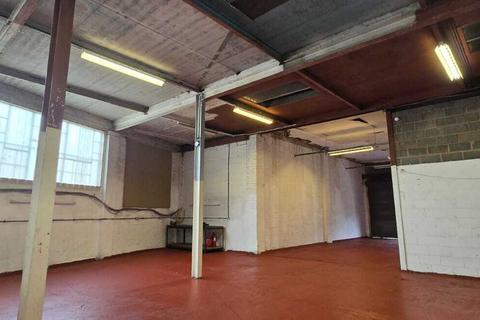 Industrial unit to rent, 13 Fisher St Tipton DY4 7ER