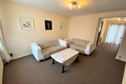 3 bedroom terraced house to rent, Gibson Road, Dagenham RM8