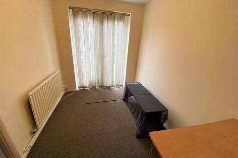 3 bedroom terraced house to rent, Gibson Road, Dagenham RM8