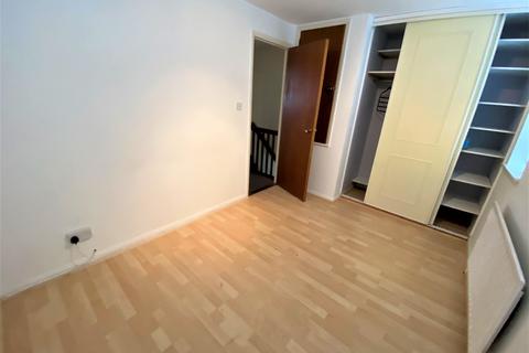 3 bedroom terraced house to rent, Gibson Road, Dagenham RM8