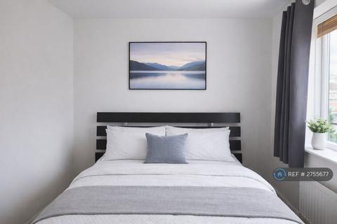 4 bedroom semi-detached house to rent, Beatrix Place, Horfield, Bristol, BS7