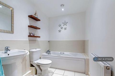 2 bedroom flat to rent, Saltaire Court, East Ardsley, Wakefield, WF3